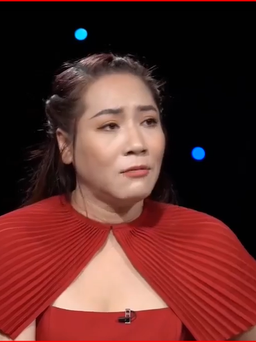 Diễn viên Thu Huyền 'Phố trong làng' tiết lộ chuyện 'ôm gối khóc một mình'