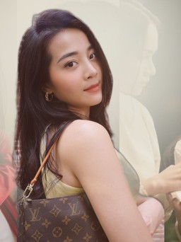 Karen Nguyễn lo sợ hết thời, tiết lộ lý do sang người mẫu
