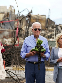 Tổng thống Biden đến Hawaii sau thảm họa cháy rừng