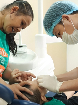 Bệnh viện Đại học Y dược Buôn Ma Thuột thực hiện chương trình 'Tìm lại nụ cười' 