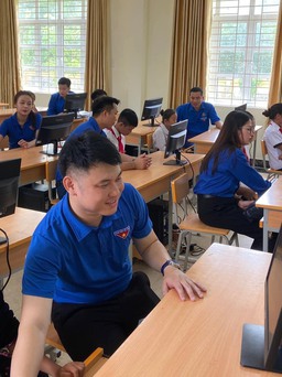 Thanh niên Quảng Ninh tiếp sức trẻ em vùng cao đến trường