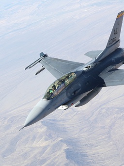 Mỹ trực tiếp đào tạo phi công lái F-16 cho Ukraine từ tháng 9