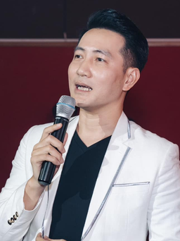 Nguyễn Phi Hùng: Không hối thúc bản thân lập gia đình ở tuổi U.50