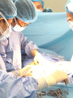 Sản phụ bị vỡ tử cung: Các bác sĩ cứu sống cả mẹ và con