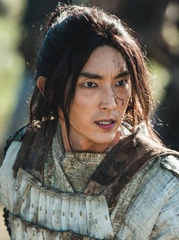 Lee Joon Gi đóng hai vai, đánh đấm ấn tượng trong 'Niên sử ký Arthdal 2'