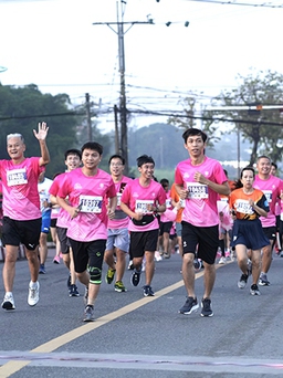 Gần 6.000 người tham dự giải marathon Đất sen hồng Đồng Tháp 2023