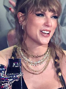 Taylor Swift thắng lớn tại MTV’s Video Music Awards