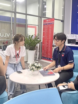Chưa được công nhận bằng tiến sĩ, một trưởng khoa trường ĐH bị miễn nhiệm