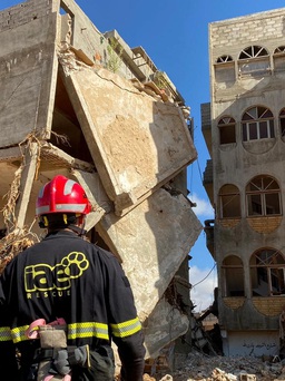 Lượng xác chết do lũ lụt quá lớn, Libya phong tỏa thành phố Derna