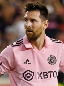 HLV Tata Martino tiết lộ tình trạng sức khỏe của Messi: ‘Không thể mạo hiểm sử dụng’