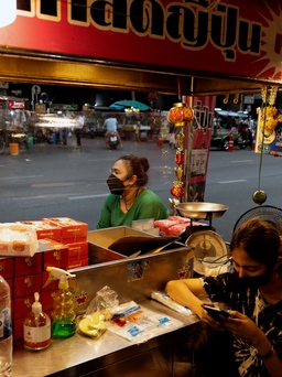 Thái Lan định phát 16 tỉ USD cho dân: vì sao không phải tiền mặt trao tay?