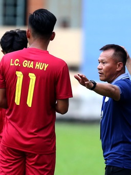‘Maradona Việt Nam’ cầm quân lần đầu tại vòng chung kết U.21: Truân chuyên Lư Đình Tuấn