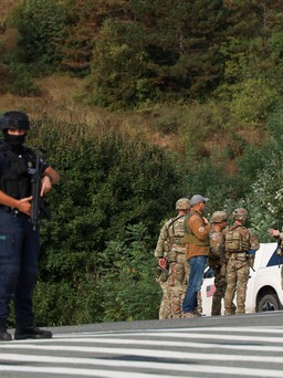 Nhóm vũ trang tấn công cảnh sát, căng thẳng leo thang ở Kosovo