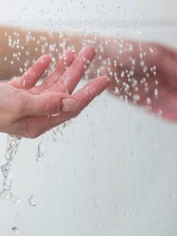 Bác sĩ chỉ ra cách tắm buổi tối giúp ngủ ngon hơn
