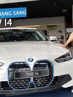 'Sờ' tận tay BMW i4, sedan thuần điện giá 3,759 tỉ đồng tại Việt Nam