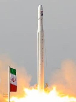 Iran phóng thành công vệ tinh ghi hình ảnh quân sự