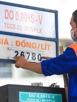 Giá xăng dầu hôm nay 2.10.2023: Xăng trong nước chiều nay sẽ giảm mạnh?