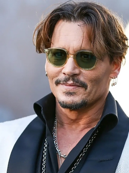 Johnny Depp không hẹn hò với nữ diễn viên Jenna Ortega trẻ hơn 40 tuổi