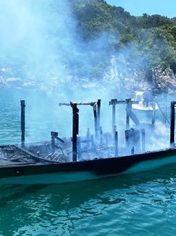 Quảng Nam: Cháy thuyền, 3 nhân viên Khu bảo tồn biển Cù Lao Chàm bị bỏng