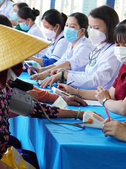Quảng Ngãi: Khám bệnh, cấp thuốc miễn phí cho 1.000 người có hoàn cảnh khó khăn
