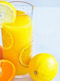 Chuyên gia chỉ cách lành mạnh nhất để uống nước cam