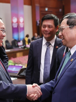 Thủ tướng Phạm Minh Chính gặp Thủ tướng Trung Quốc Lý Cường tại Indonesia