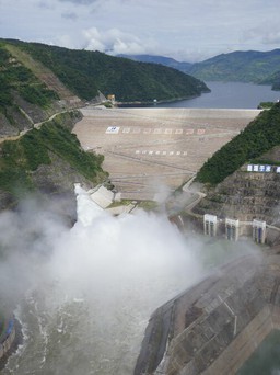 Thủy điện thượng nguồn sông Mekong tích lượng nước kỷ lục 6,7 tỉ mét khối
