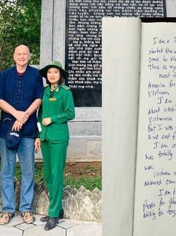 Dòng lưu bút xúc động của du khách Mỹ đến thăm Ngã ba Đồng Lộc