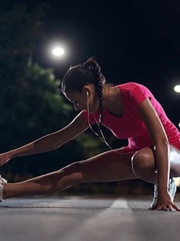 Ngày mới với tin tức sức khỏe: Tập thể dục lúc 21 giờ có ưu điểm gì?
