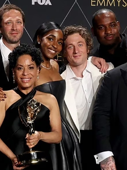 'Succession, The Bear' và 'Beef' thắng lớn giải Emmy 2024