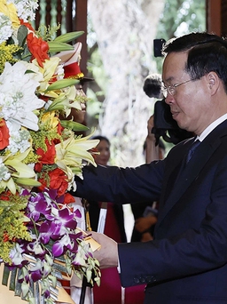 Chủ tịch nước Võ Văn Thưởng dâng hoa tưởng nhớ Chủ tịch Hồ Chí Minh