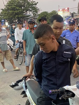 Tây Ninh: CSGT cùng người dân bắt tên trộm cắp xe máy