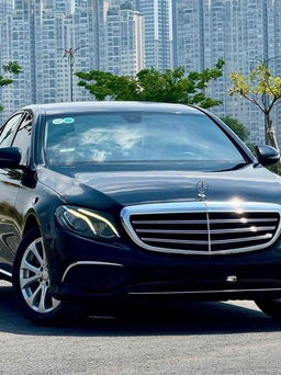 Mercedes E200 đã qua sử dụng 7 năm, rao giá ngang Kia K5 mới