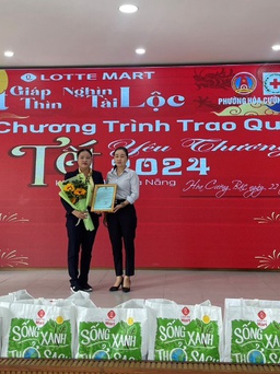 Lotte Mart trao tặng 16 tấn gạo cho các hộ gia đình khó khăn