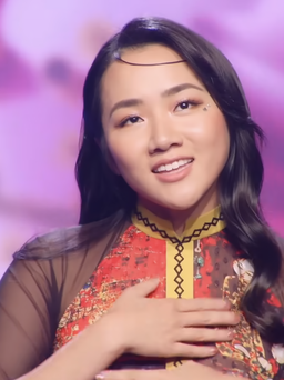 Cô gái gốc Việt gây sốt với ca khúc 'Tết xa quê'