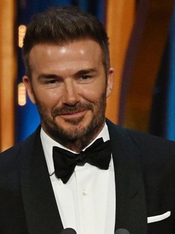 David Beckham bị phản ứng vì chêm 'tiếng Mỹ' tại lễ trao giải Anh