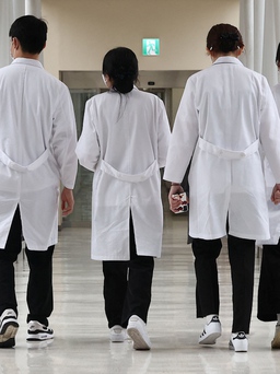 Vì sao giới bác sĩ thực tập Hàn Quốc đình công?