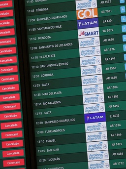 Hơn 400 chuyến bay bị hủy, hàng không Argentina tê liệt vì đình công