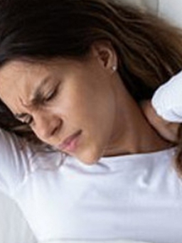 Ngày mới với tin tức sức khỏe: Ngủ với gối thế nào để phòng đột quỵ?