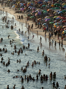 Nắng nóng kỷ lục ở Brazil, nhiệt độ cảm nhận vượt mức 62 độ C