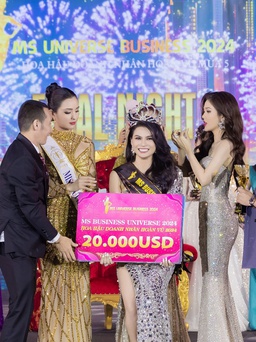 Nguyễn Trang (Kochan) đăng quang Hoa hậu Doanh nhân Hoàn vũ 2024