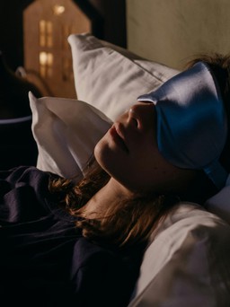 Ngủ để hay tắt đèn giúp tránh bệnh tim, tiểu đường?