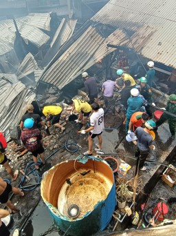 Kiên Giang: Cháy lớn trên đảo Nam Du