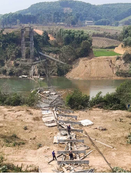 Nghệ An: Cầu treo Kẻ Nính bất ngờ đổ sập