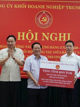 Tặng 100 căn nhà tình nghĩa cho người nghèo ở 2 xã miền núi Kon Tum
