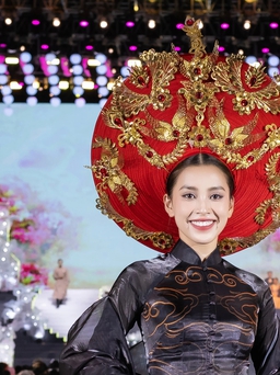 Hoa hậu Tiểu Vy: Nỗ lực mang áo dài và hình ảnh phụ nữ Việt ra thế giới