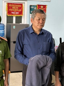 Bán ‘lậu’ quần áo, giám đốc người Hàn Quốc cùng 2 thuộc cấp bị khởi tố