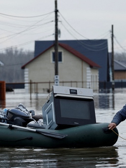 Hàng vạn người Nga phải sơ tán vì lũ lụt