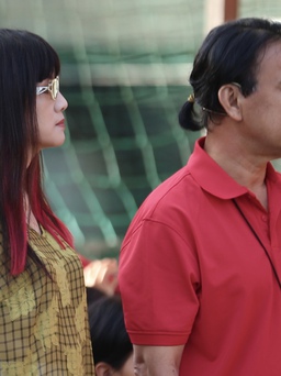 Quyền Linh, Hiền Mai khóc nghẹn trước người phụ nữ chật vật nuôi con khi chồng mất