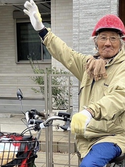 Cụ ông 89 tuổi đạp xe 600 km thăm con trai